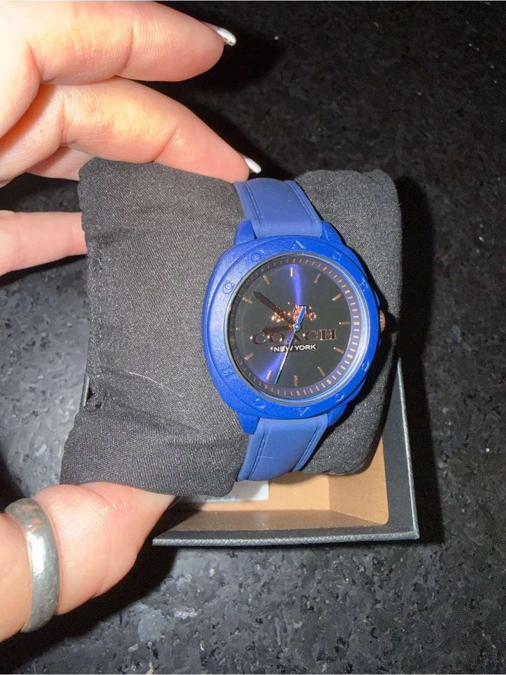 NEW Coach Kitt Navy Blue Silicone Analogue Women's Round Watch NEW IN BOX